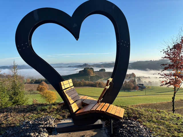 Landschaftsherz mit einzigartigen Liegen